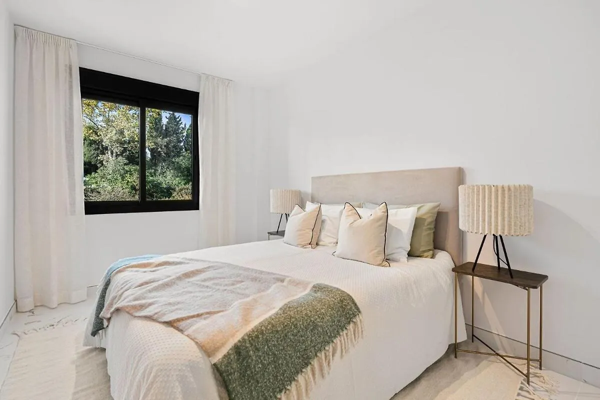 Elegant 3 Bedroom Apartment With Sea And Mountain Views Marbella Spain