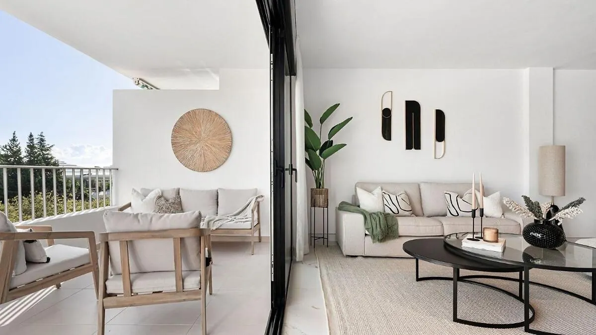 Elegant 3 Bedroom Apartment With Sea And Mountain Views Marbella