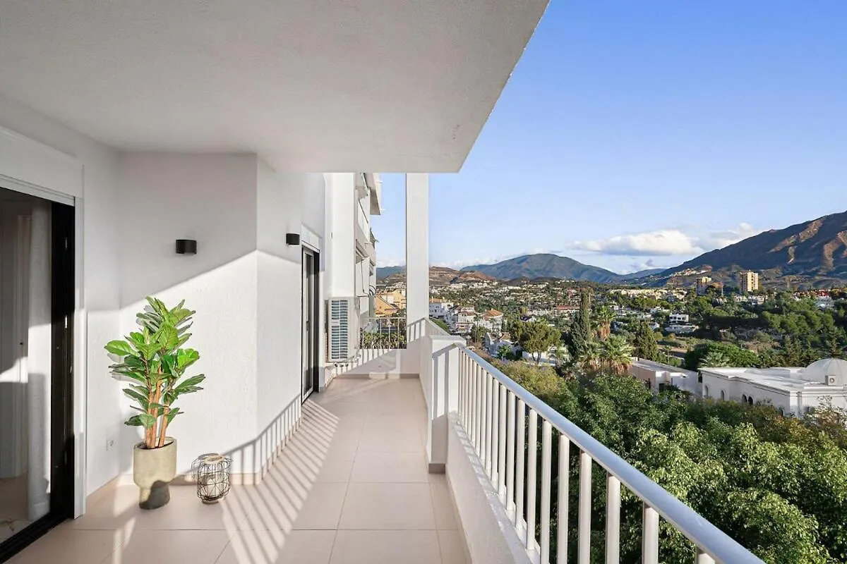 Elegant 3 Bedroom Apartment With Sea And Mountain Views Marbella